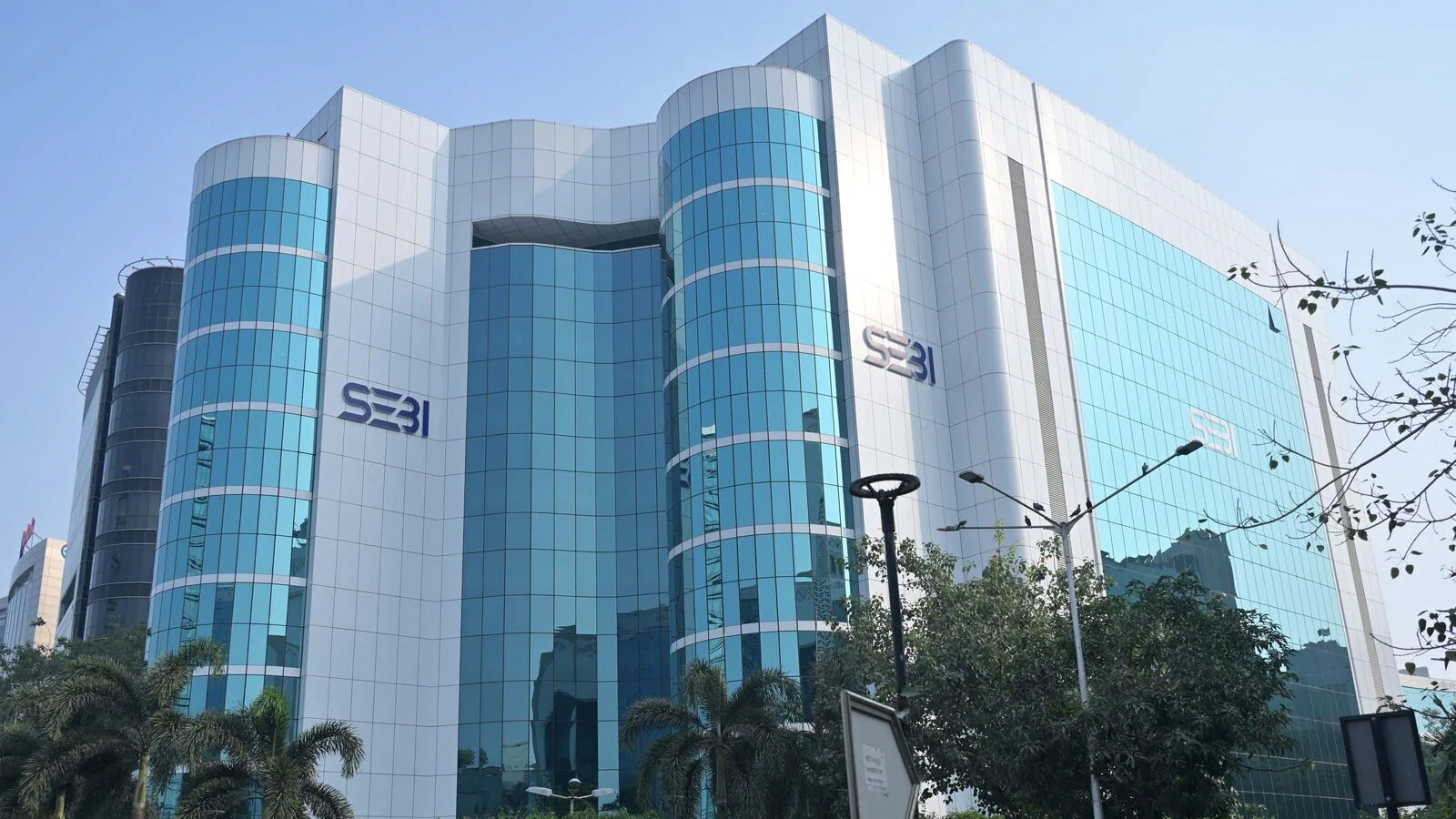 SEBI Report Reveals 93% of Retail Traders Face Losses in F&O